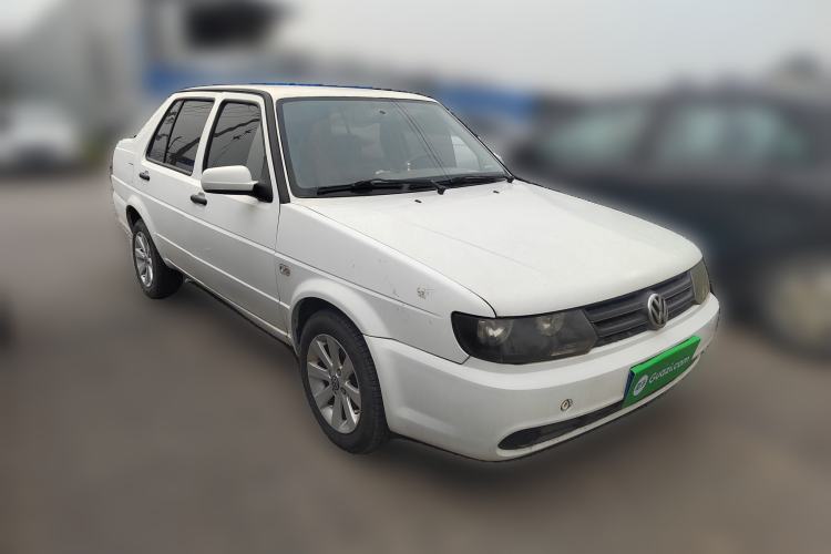 Used Volkswagen Jetta 2010 1.6L Partner Front Right 45 Deg