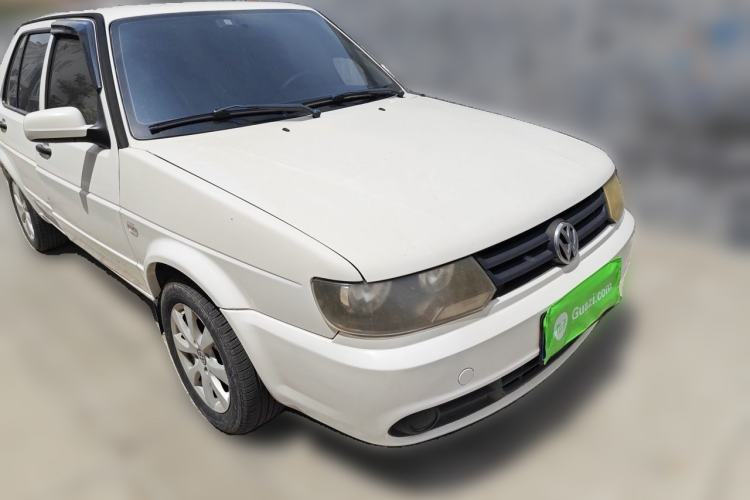 Used Volkswagen Jetta 2010 1.6L Partner Front Right 45 Deg