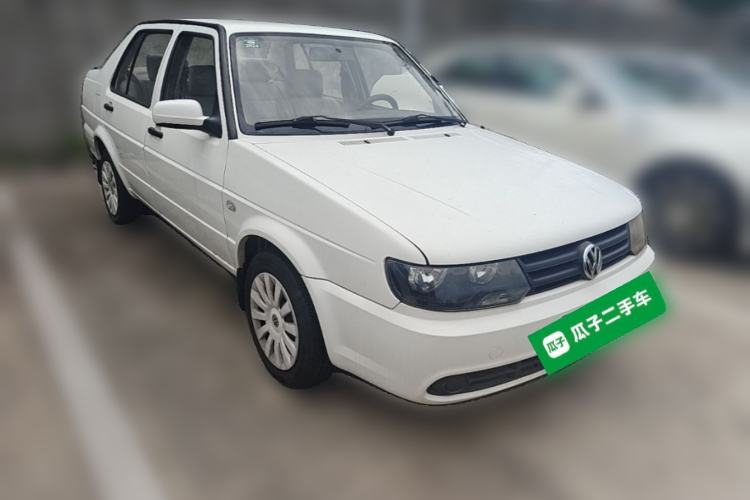 Used Volkswagen Jetta 2010 1.6L Partner Front Right 45 Deg