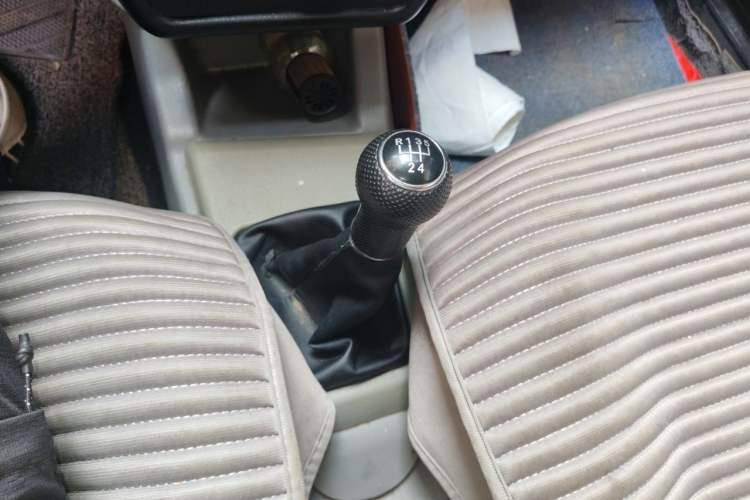 Used Volkswagen Jetta 2010 1.6L Partner Gear Lever
