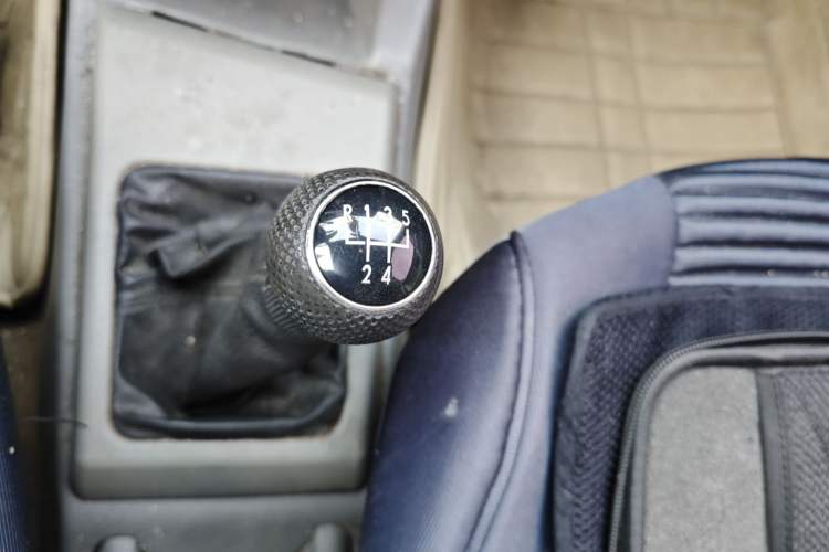 Used Volkswagen Jetta 2010 1.6L Partner Gear Lever
