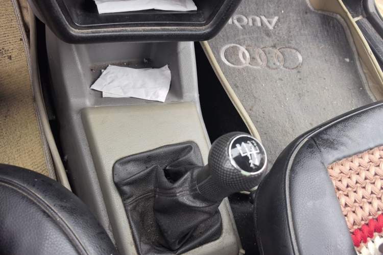 Used Volkswagen Jetta 2010 1.6L Partner Gear Lever