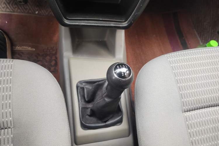 Used Volkswagen Jetta 2010 1.6L Partner Gear Lever