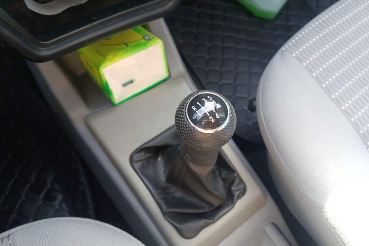 Used Volkswagen Jetta 2010 1.6L Partner Gear Lever