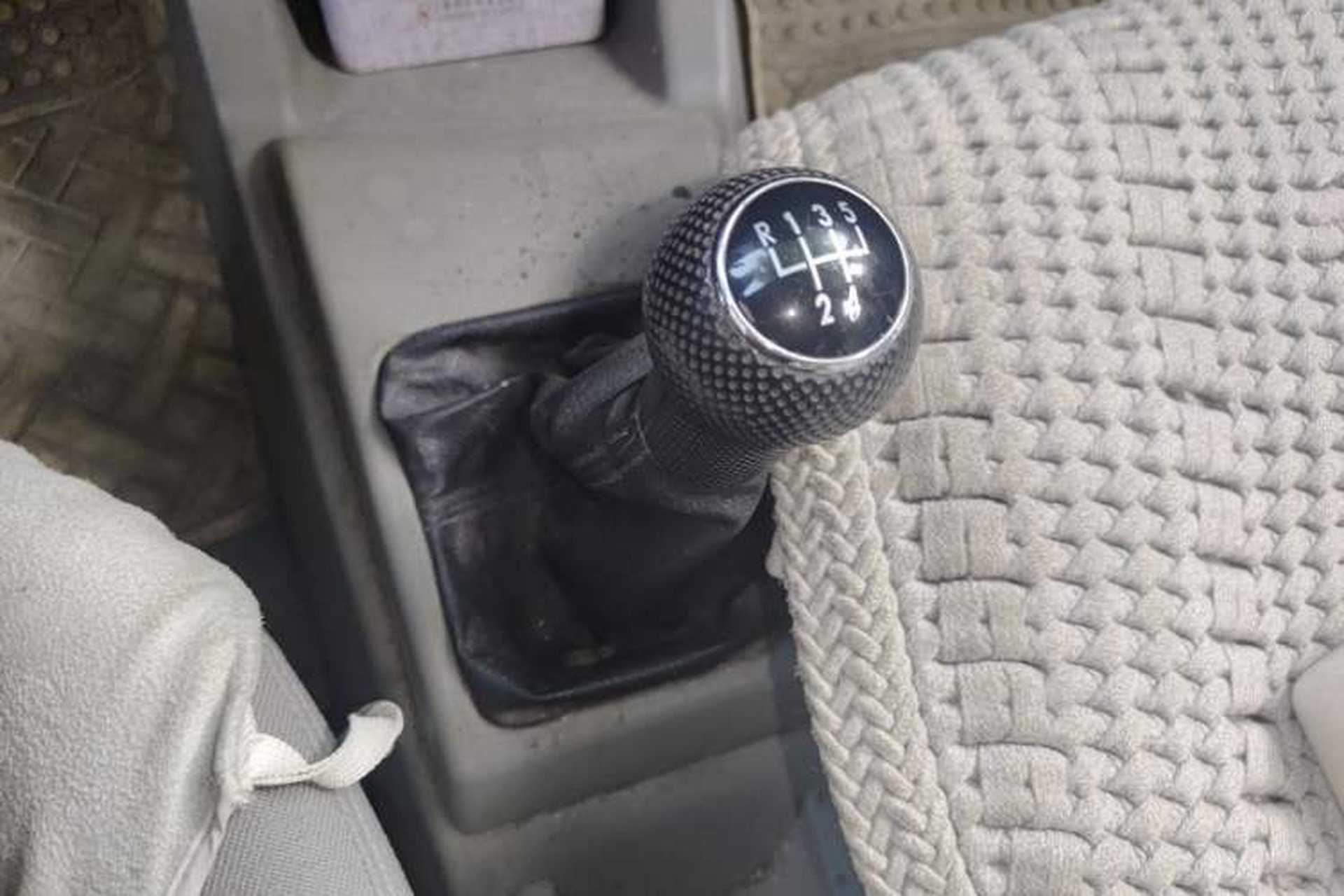 Used Volkswagen Jetta 2010 1.6L Partner Gear Lever