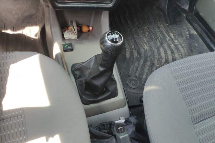 Used Volkswagen Jetta 2010 1.6L Partner Gear Lever