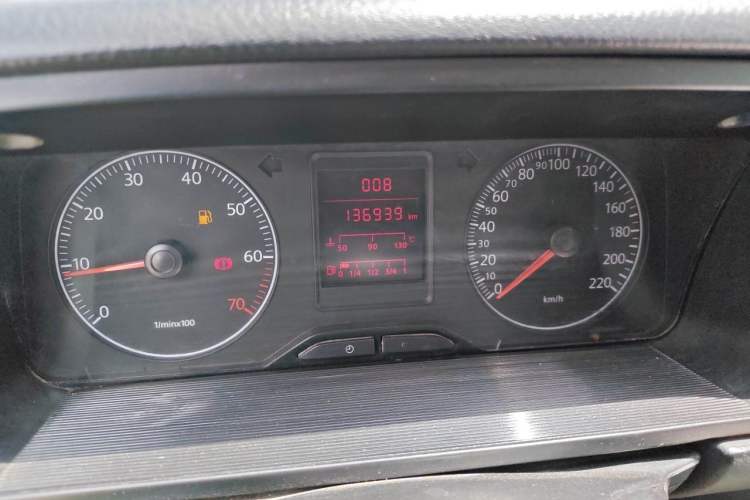 Used Volkswagen Jetta 2010 1.6L Partner Odometer Close Up
