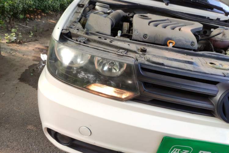 Used Volkswagen Jetta 2010 1.6L Partner Right Front Headlight