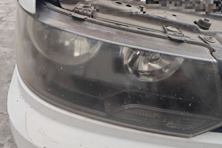 Used Volkswagen Jetta 2010 1.6L Partner Right Front Headlight