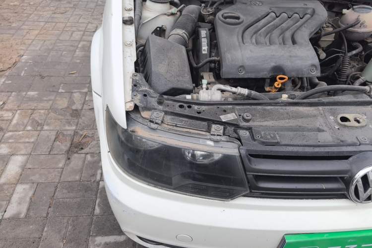Used Volkswagen Jetta 2010 1.6L Partner Right Front Headlight