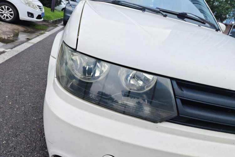 Used Volkswagen Jetta 2010 1.6L Partner Right Front Headlight