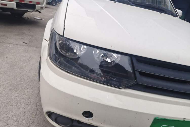 Used Volkswagen Jetta 2010 1.6L Partner Right Front Headlight