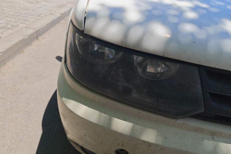 Used Volkswagen Jetta 2010 1.6L Partner Right Front Headlight