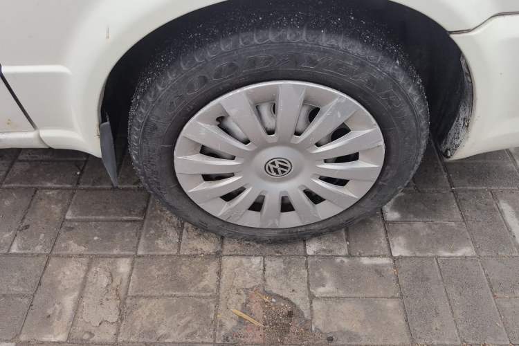 Used Volkswagen Jetta 2010 1.6L Partner Right Front Wheel Hub