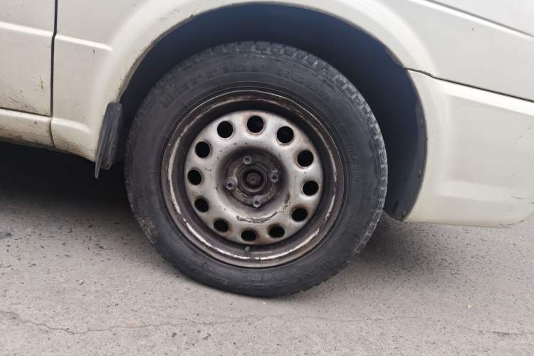 Used Volkswagen Jetta 2010 1.6L Partner Right Front Wheel Hub