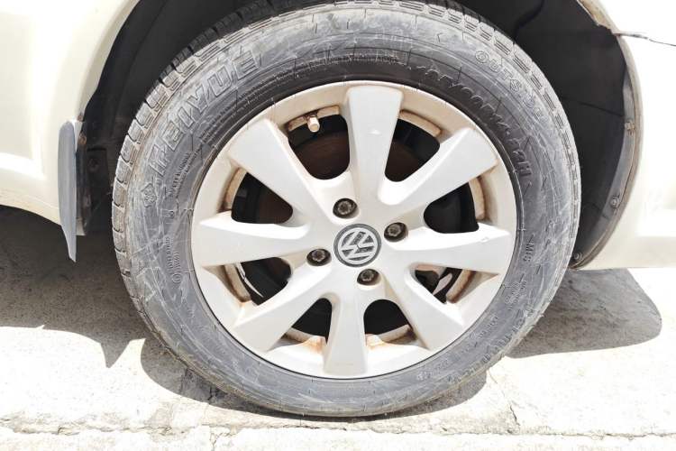 Used Volkswagen Jetta 2010 1.6L Partner Right Front Wheel Hub