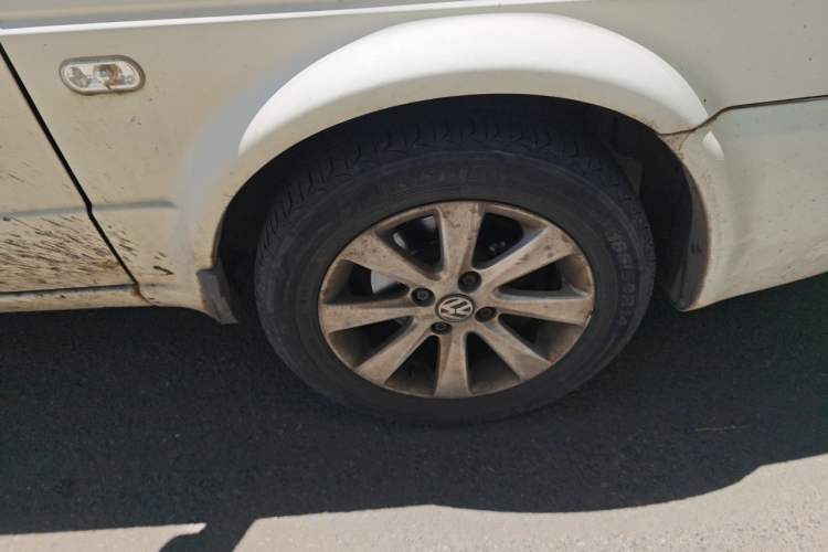 Used Volkswagen Jetta 2010 1.6L Partner Right Front Wheel Hub