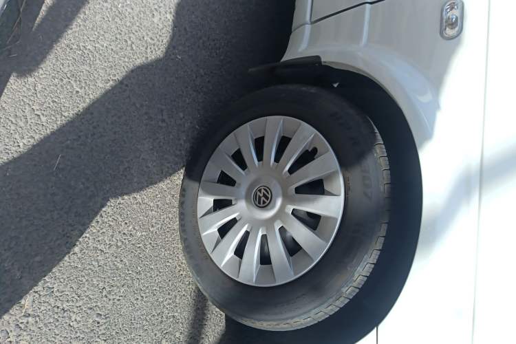 Used Volkswagen Jetta 2010 1.6L Partner Right Front Wheel Hub