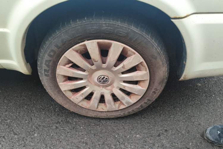 Used Volkswagen Jetta 2010 1.6L Partner Right Front Wheel Hub