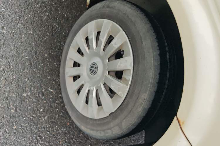 Used Volkswagen Jetta 2010 1.6L Partner Right Front Wheel Hub