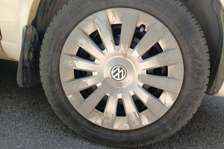 Used Volkswagen Jetta 2010 1.6L Partner Right Front Wheel Hub