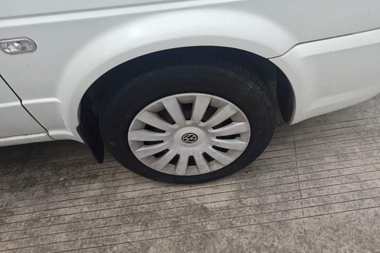 Used Volkswagen Jetta 2010 1.6L Partner Right Front Wheel Hub