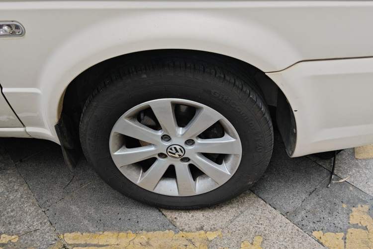 Used Volkswagen Jetta 2010 1.6L Partner Right Front Wheel Hub