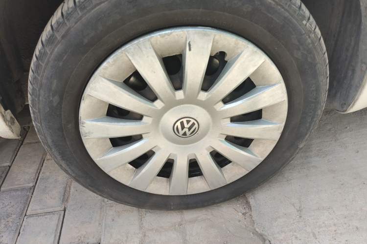 Used Volkswagen Jetta 2010 1.6L Partner Right Front Wheel Hub