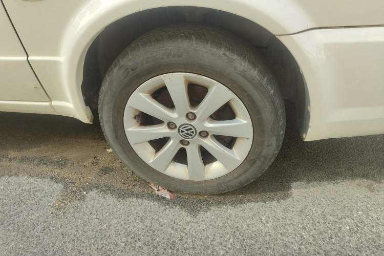 Used Volkswagen Jetta 2010 1.6L Partner Right Front Wheel Hub
