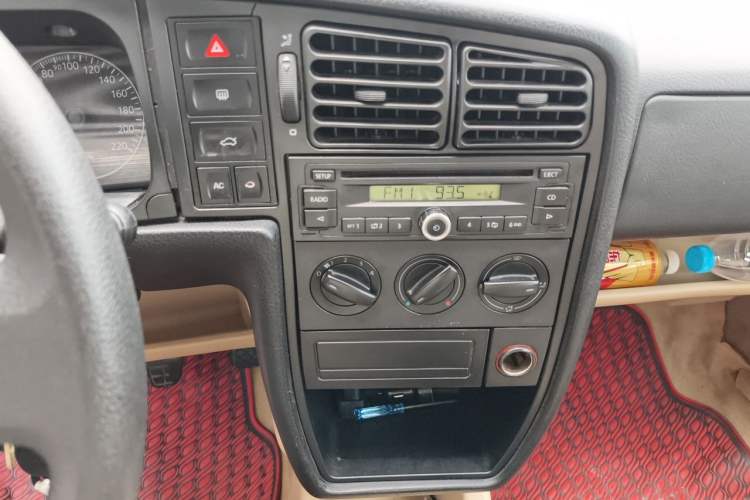 Used Volkswagen Jetta 2012 1.6L Commemorative Edition Audio And AC Panel