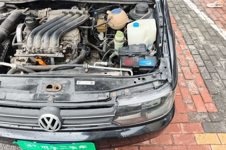 Used Volkswagen Jetta 2012 1.6L Commemorative Edition Engine Bay Left