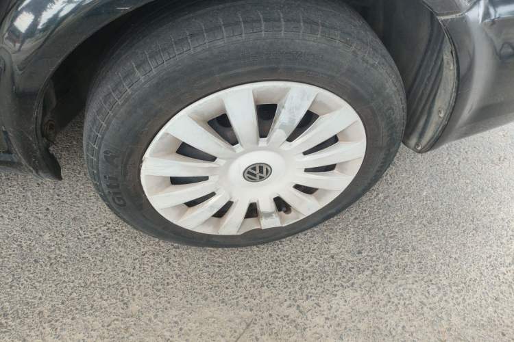 Used Volkswagen Jetta 2012 1.6L Collector's Edition Right Front Wheel Hub