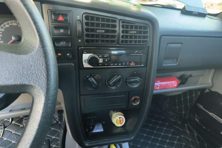 Used Volkswagen Jetta 2012 1.6L Collector's Edition Audio And AC Panel