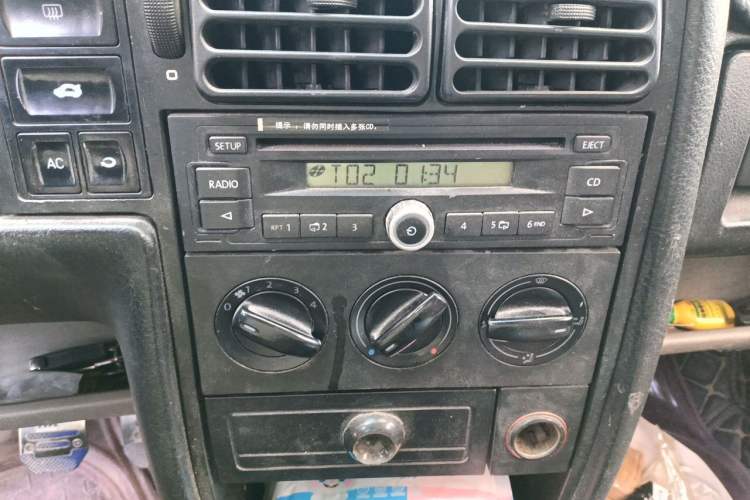 Used Volkswagen Jetta 2012 1.6L Collector's Edition Audio And AC Panel