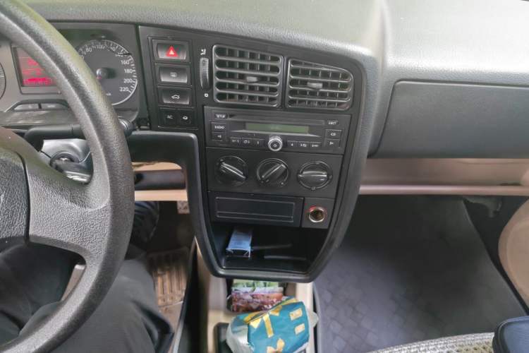 Used Volkswagen Jetta 2012 1.6L Commemorative Edition Audio And AC Panel