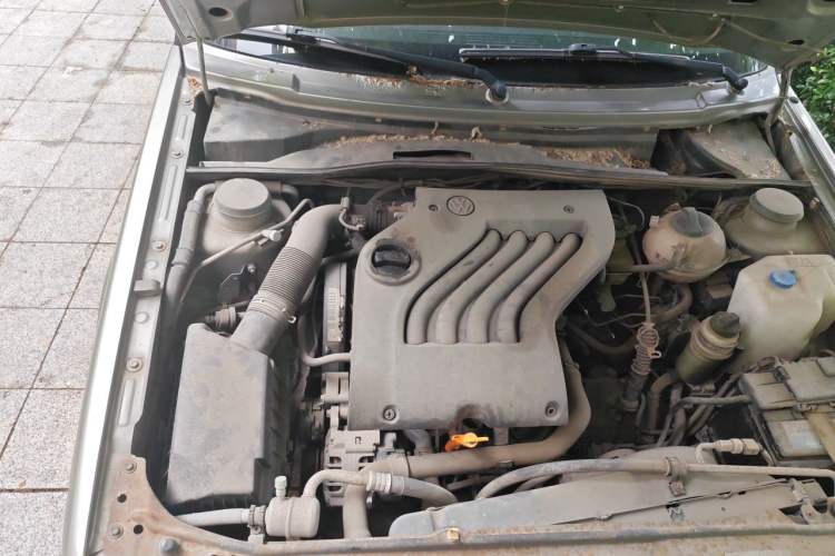 Used Volkswagen Jetta 2012 1.6L Commemorative Edition Engine Bay Right