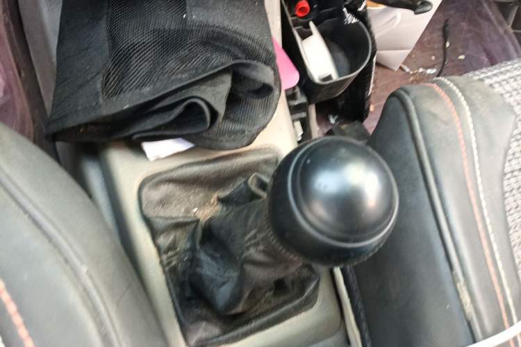 Used Volkswagen Jetta 2012 1.6L Collector's Edition Gear Lever