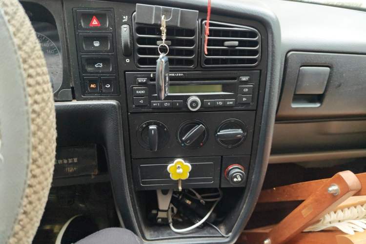 Used Volkswagen Jetta 2012 1.6L Collector's Edition Audio And AC Panel