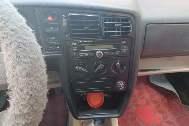 Used Volkswagen Jetta 2012 1.6L Commemorative Edition Audio And AC Panel