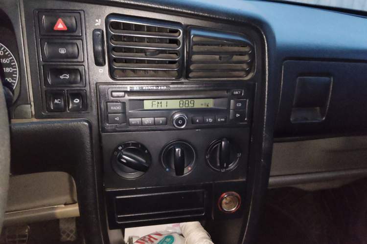 Used Volkswagen Jetta 2012 1.6L Commemorative Edition Audio And AC Panel