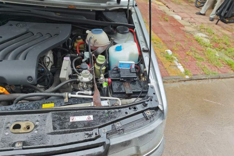 Used Volkswagen Jetta 2012 1.6L Collector's Edition Engine Bay Left