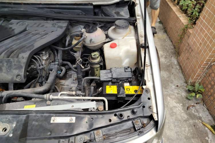 Used Volkswagen Jetta 2012 1.6L Collector's Edition Engine Bay Left