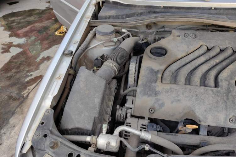 Used Volkswagen Jetta 2012 1.6L Commemorative Edition Engine Bay Right
