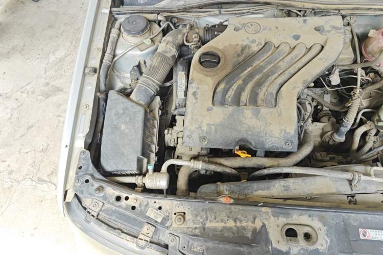 Used Volkswagen Jetta 2012 1.6L Vanguard Engine Bay Right