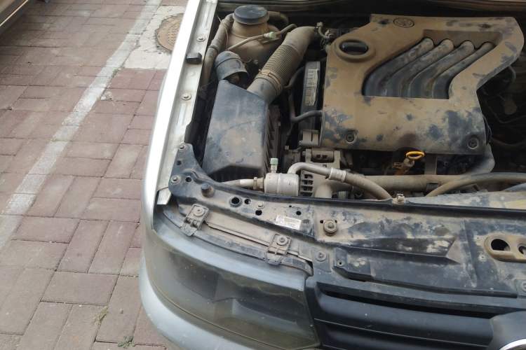 Used Volkswagen Jetta 2012 1.6L Commemorative Edition Engine Bay Right