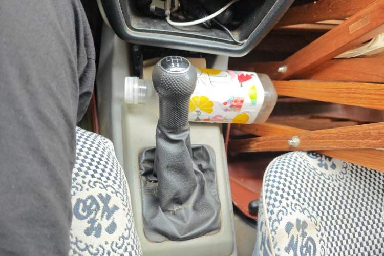 Used Volkswagen Jetta 2012 1.6L Collector's Edition Gear Lever