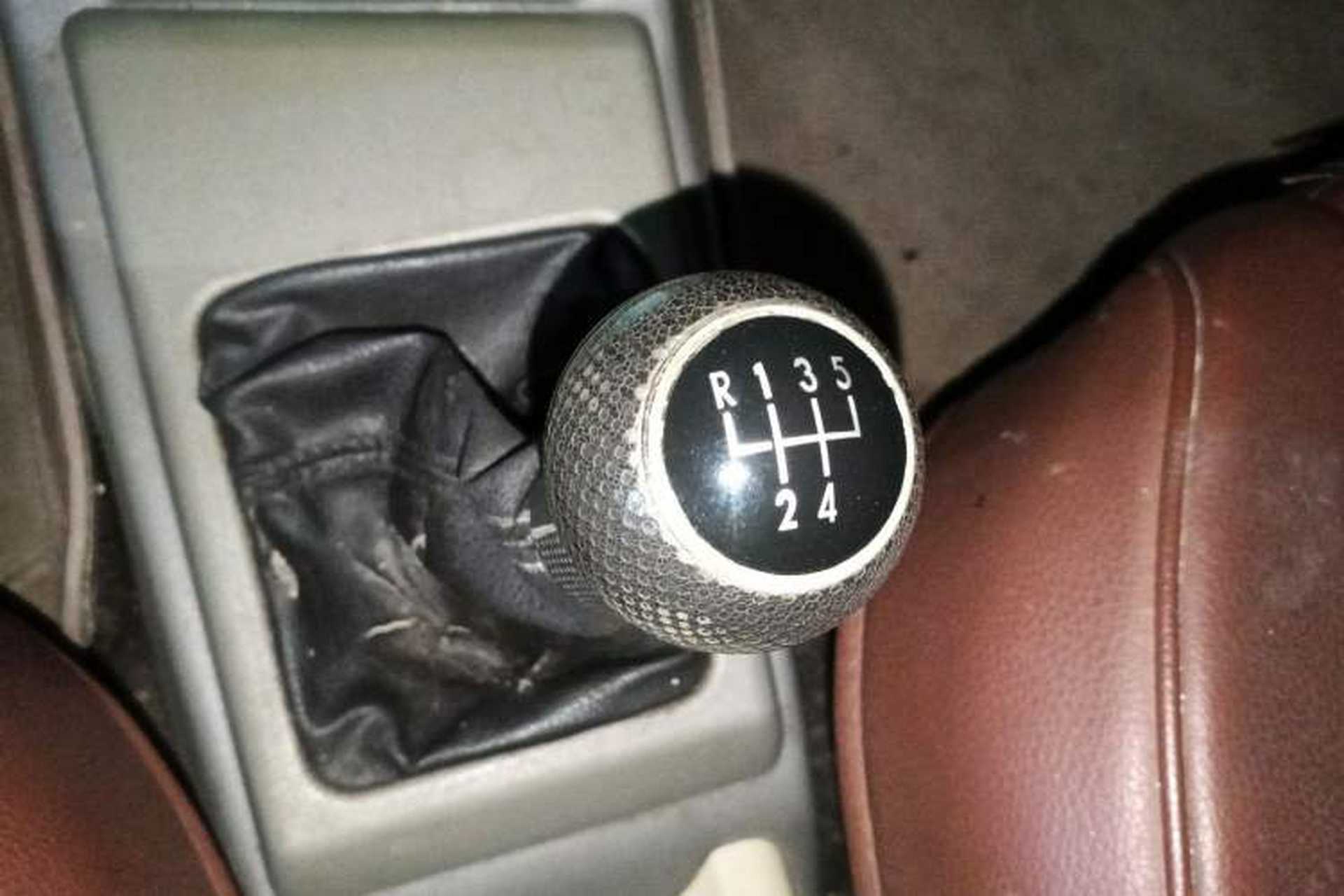 Used Volkswagen Jetta 2012 1.6L Collector's Edition Gear Lever