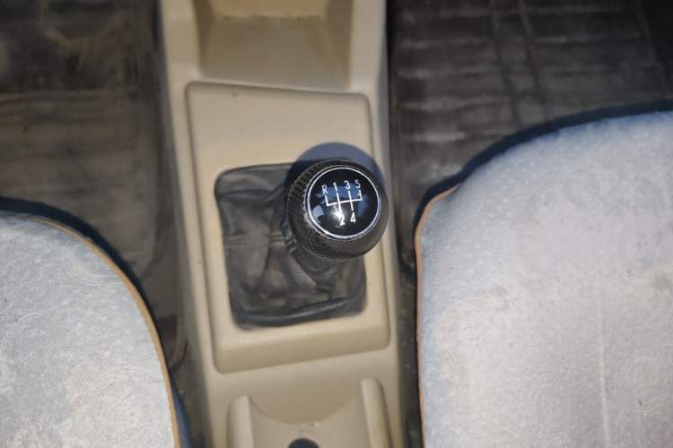 Used Volkswagen Jetta 2012 1.6L Collector's Edition Gear Lever