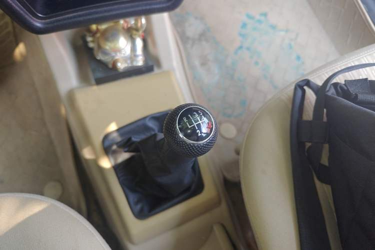 Used Volkswagen Jetta 2012 1.6L Collector's Edition Gear Lever