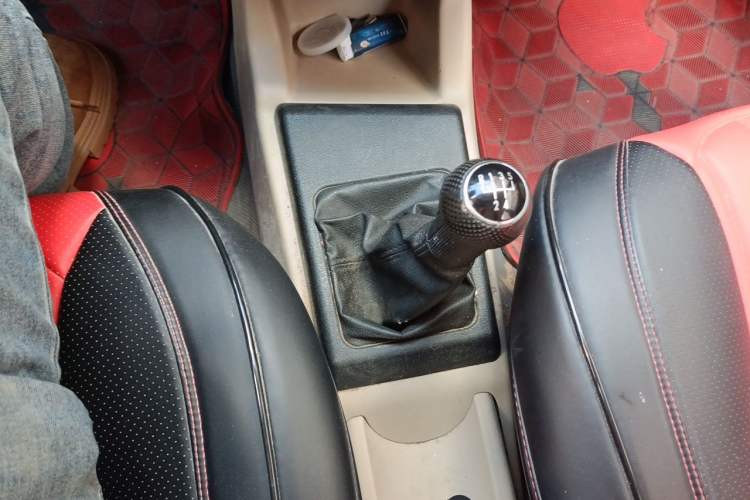 Used Volkswagen Jetta 2012 1.6L Commemorative Edition Gear Lever
